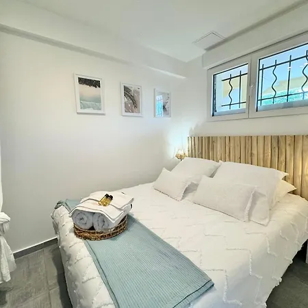 Apartment Le Cocon Marin , Vue , Clim , Parking , Piscine Antibes